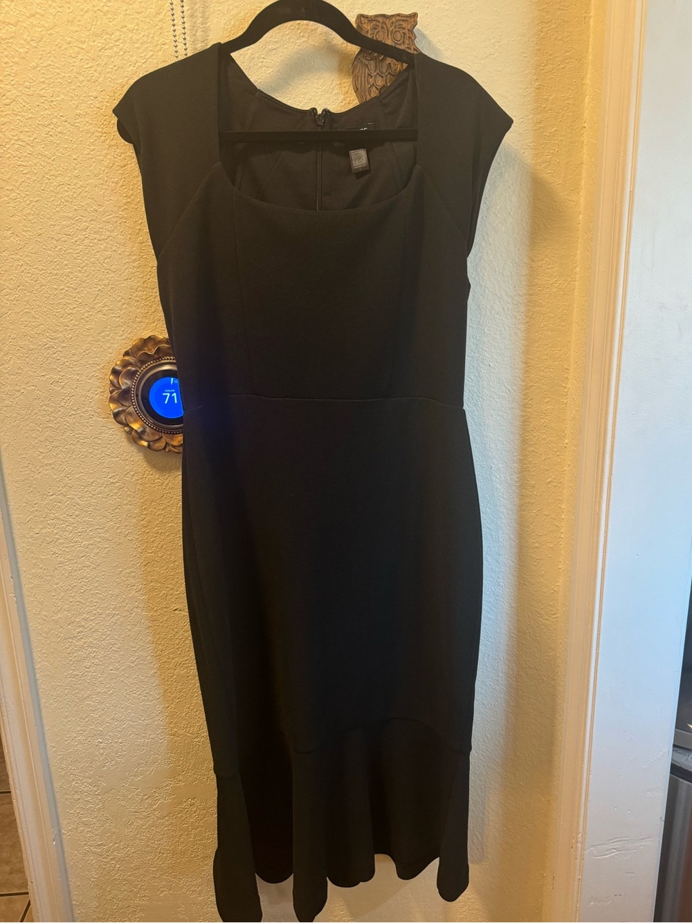 Express Black Cap-Sleeve Midi Dress
